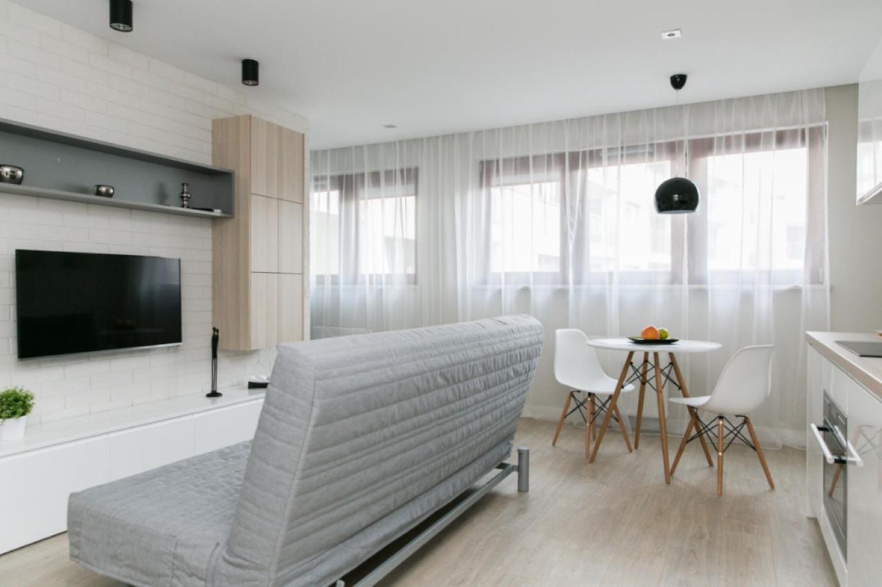 Wronia Apartments Varsavia Esterno foto